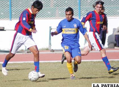 El partido entre Huanuni y Frontanilla se jugó con mucho rose