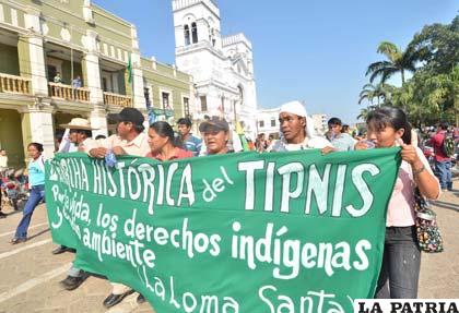 Pueblos del Tipnis iniciaron su marcha de protesta