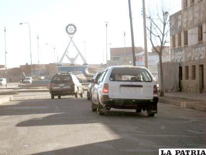 El no portar placas es una infracción de tránsito