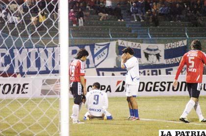 Una escena del partido de ida jugado en Oruro el 3 de agosto