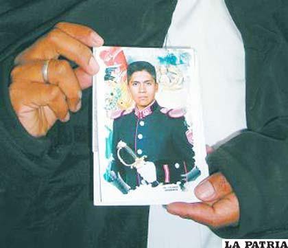 En la fotografía el subteniente Gróver Poma