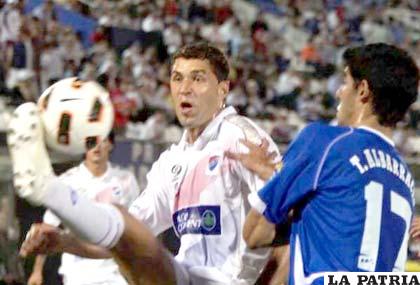 Una escena del partido donde San José perdió ante Nacional en Asunción