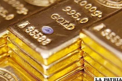 Cúmulo de noticias macroeconómicas desalentadoras hicieron que el oro se disparara encima de los 1.800 dólares