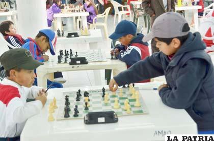 Ajedrecistas orureños