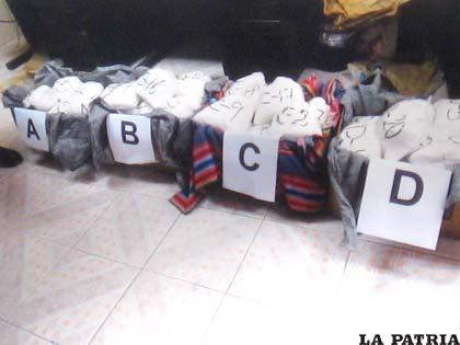 Cajas de manzana con los paquetes de PBC