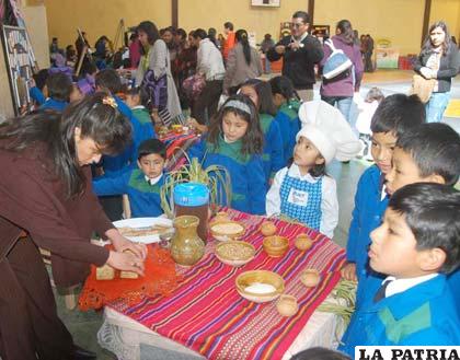 Delicias culinarias expuestas por alumnos del Bethania