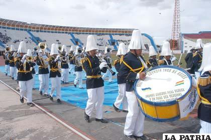 Banda del Colegio Sáinz, mostró entusiasmo al tocar sus instrumentos