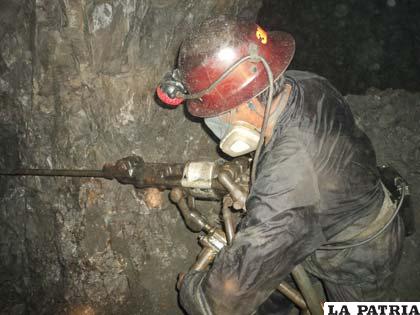 La actividad minera cooperativista sufriría un nuevo impuesto
