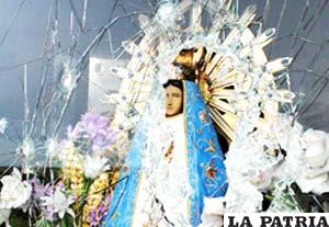 La ermita de la Virgen en el cementerio de Darwin en Malvinas también fue profanada como las tumbas existentes en el lugar