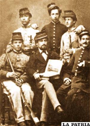 Jefes y oficiales de los Colorados de Bolivia, protagonistas de la Guerra del Pacífico