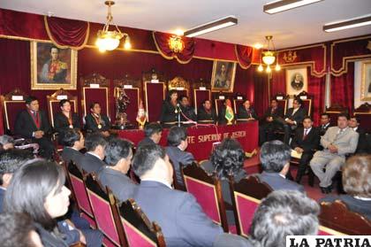 Sesión de Honor del Tribunal Departamental de Justicia en homenaje a los 187 años de independencia nacional