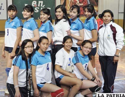 Integrantes del equipo del colegio Magdalena Postel
