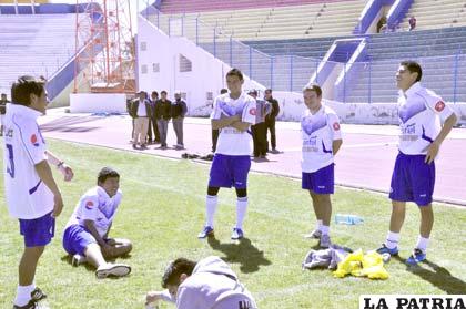 Los “santos” concluyeron su trabajo futbolístico ayer en el estadio “Bermúdez” 