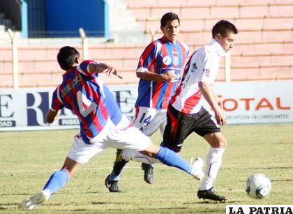 La Paz FC le complicó a Nacional Potosí en su casa (foto: APG)