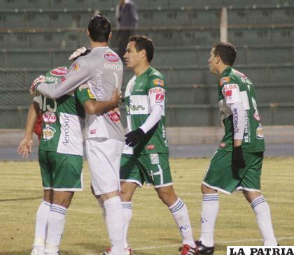 Jugadores de Oriente Petrolero (Foto: APG)