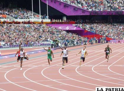 Bruno Rojas cruza la meta primero en la fase preliminar (foto: APG)