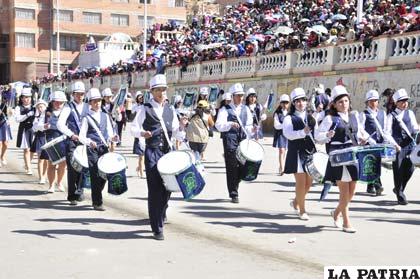 Banda del Colegio Bethania se destacó en el desfile escolar