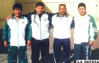 Ramiro Arroyo juega para La Paz, Toño Vargas para Cochabamba, Nicanor Mamani para Oruro y Félix Escóbar para Santa Cruz, los cuatro son orureños 