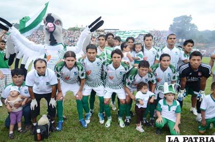 El equipo de Petrolero de Yacuiba que alcanzó el título del Nacional “B”