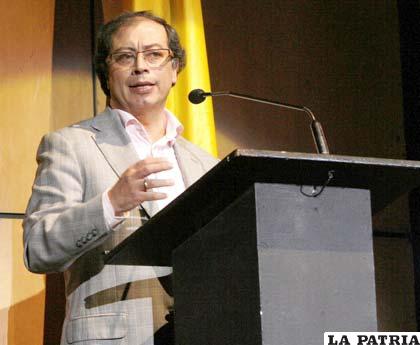 El alcalde Mayor de Bogotá Gustavo Petro asegura que su gestión es desprestigiada por la derecha /patiobonitoaldia.org