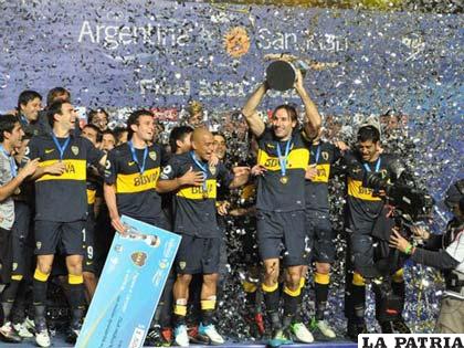 Celebración de los jugadores de Boca Juniors (foto: foxsportsla.com)