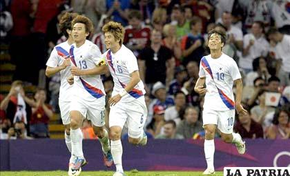 Celebración de los jugadores de Corea (foto: ikuna.com)