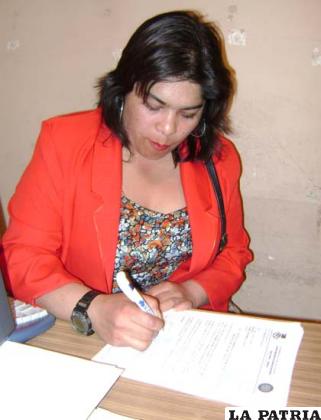 Presidenta del Consejo de Culturas, Carola Condarco, firma acuerdo para trabajar en un plan estratégico que beneficie a la cultura