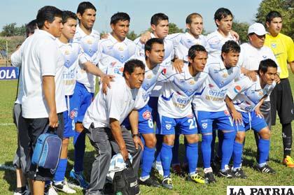 El equipo de San José que se presentó en Villa Montes (foto: APG)