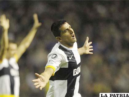 Viatri selló el triunfo con un golazo la victoria de Boca (foto: foxsportsla.com)