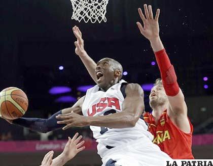 Estados Unidos fue superior a España en la final del basquetbol (foto: larepublica.ec)
