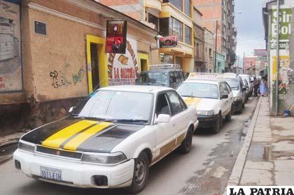 Los taxistas cobran lo que quieren afectando al bolsillo de los ciudadanos