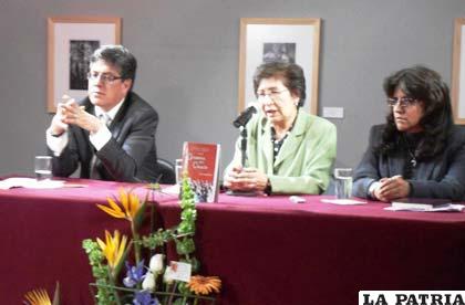 Presentación del libro  “Adiós Oruro del alma” en la sede de gobierno