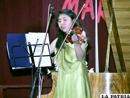 Recital de gala en honor a sus 64 años de vida formando a prolíficos artistas