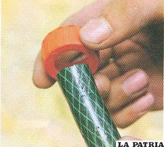 PASO 3
Colocar la abrazadera de seguridad en una de las secciones.