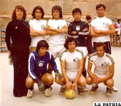 El equipo de Yermal en 1982 (foto: archivo)