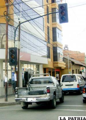 El Municipio prevé cambiar los semáforos al sistema led