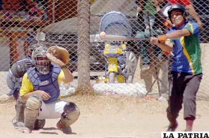 Los beisbolistas entrenan para el torneo sudamericano 