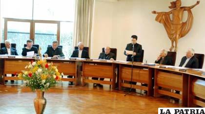 Conferencia Episcopal Boliviana en reunión presidida por el Cardenal Julio Terrazas /lostiempos.com