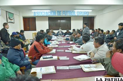 Reunión del Consejo Central de la Asociación de Fútbol Oruro 