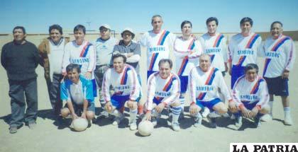 El equipo que representó a Oruro en el certamen de confraternidad