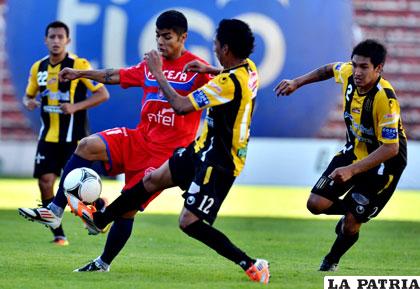 La última vez que jugaron en La Paz el 21 de abril, ganó Universitario 4-1