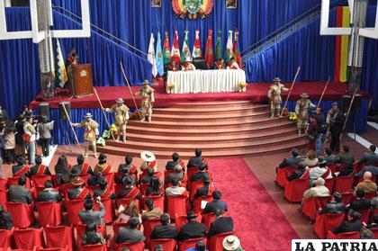Acto de la Asamblea Legislativa Departamental de Oruro