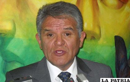 Defensor del Pueblo, Rolando Villena