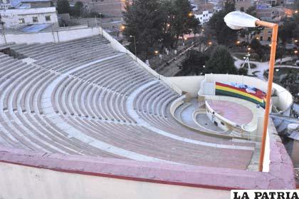 Vista panorámica del teatro “Luis Mendizábal Santa Cruz”