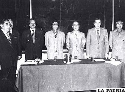 Dirigentes que fundaron la Liga en 1977
