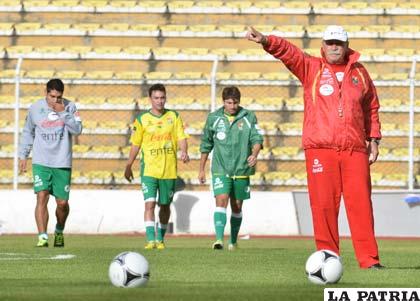 Azkargorta dirige a una selección que ya no tiene aspiraciones para llegar al Mundial Brasil 2014