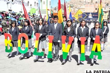 Bolivia está de aniversario y sus hijos muestran su orgullo de haber nacido en esta tierra