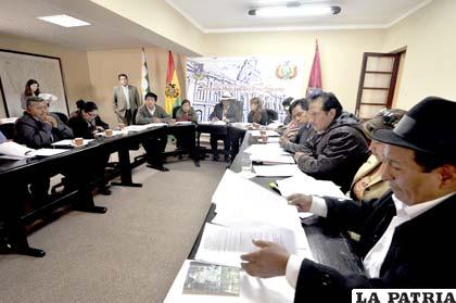 Parlamentarios se recuperen los valores para una mejor Bolivia
