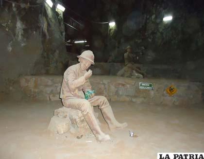 Esculturas en interior mina que forman parte del Centro Turístico