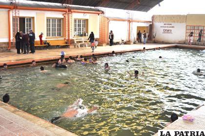 Municipio cambiará cubierta de piscina en semanas siguientes